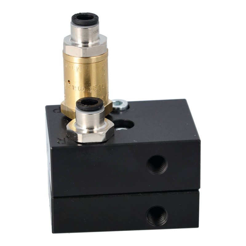 Set of connection flanges for park joysticks