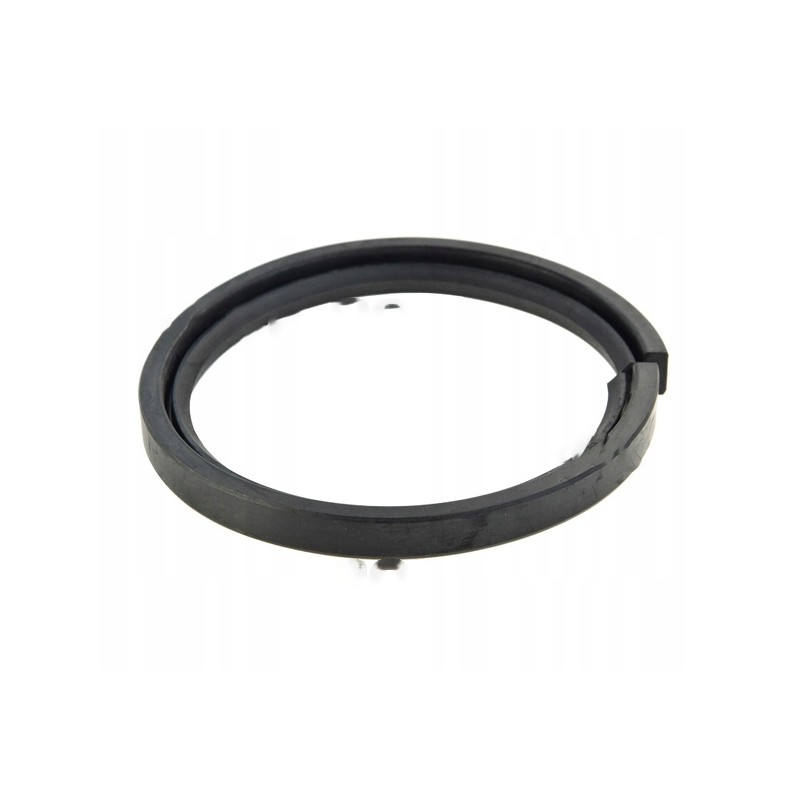 Simmering ring cut into the rear crankshaft