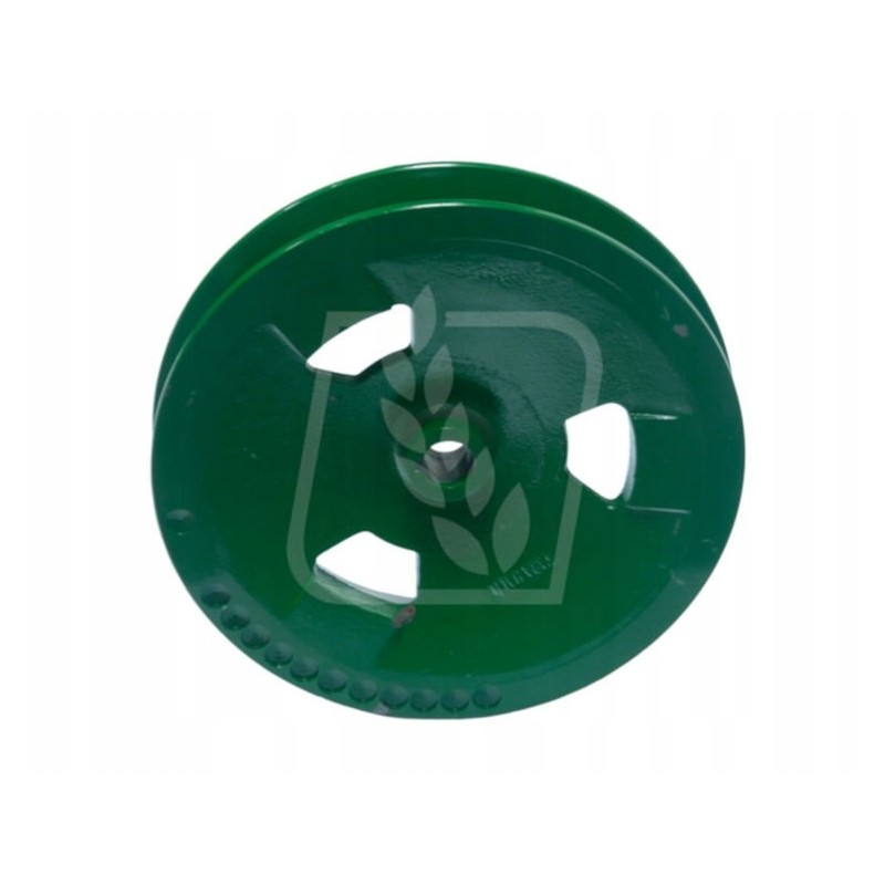 Pulley on the box of John Deere H11497 combine harvester