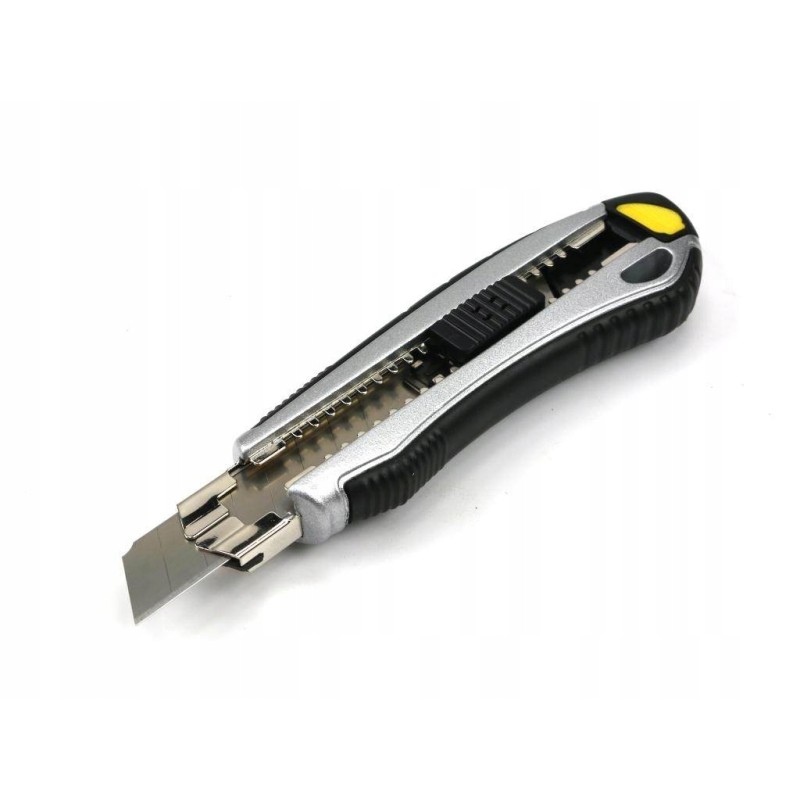 18mm folding knife in an aluminum housing with 6 blades