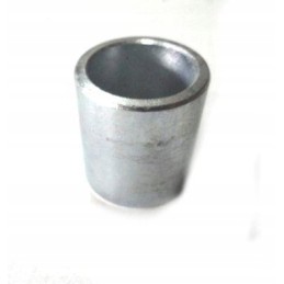 Spacer sleeve for the grain conveyor