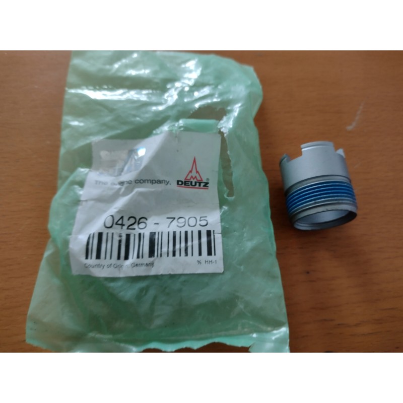 Deutz 1015 injector guide sleeve 04267905