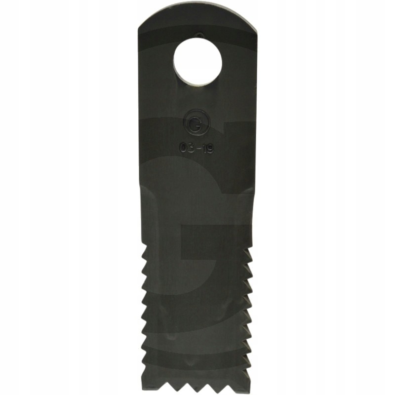 Toothed flail knife for ridge straw shredders