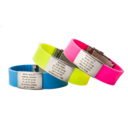 Rescue bracelet with an engraved dog tag