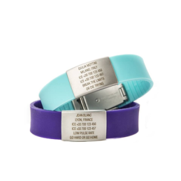 Rescue bracelet with an engraved dog tag