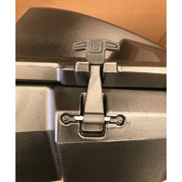 GKA Tesseract rear case Can Am Maverick X3 closed with rubber bands