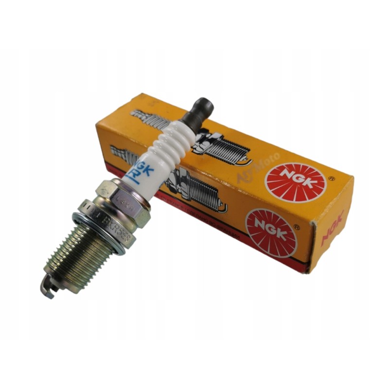 Spark plug ngk dpr7ea 9