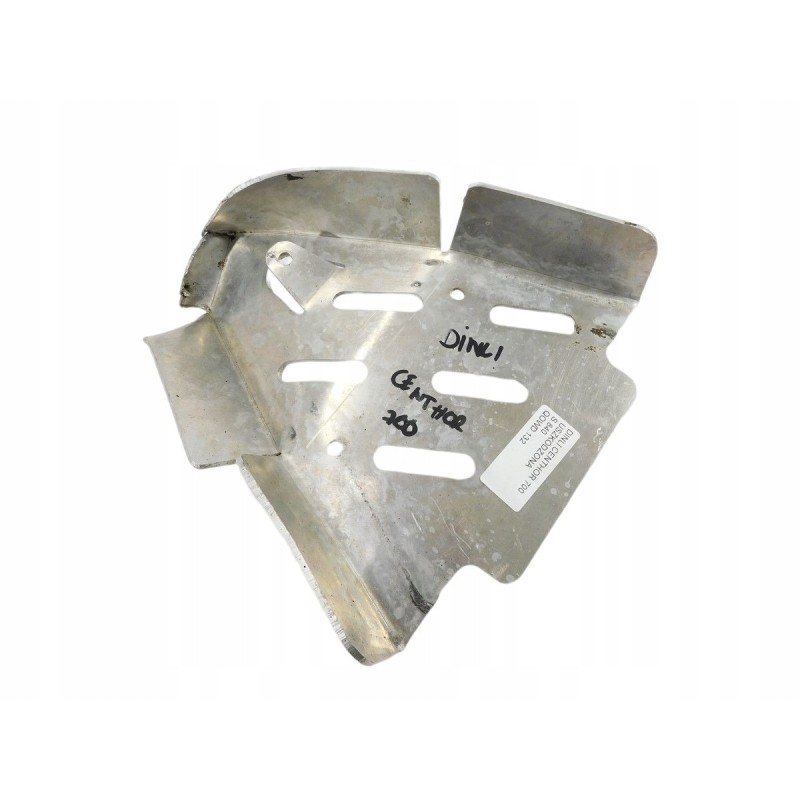 The cover of the Dinli Centhor 700 wishbones is damaged