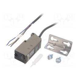 1 pcs x OMRON - E3S-CD61 2M - Sensor: photoelectric, Range: 700mm, NPN / PNP, DARK-ON,LIGHT-ON