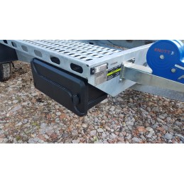 Daken box mounting bracket for tow truck trailers