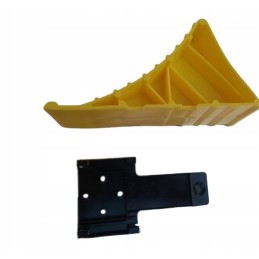 Chock lock under the trailer wheel, transport handle