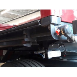 Hook for closing the side of the Wielton trailer