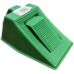 Wheel chock car trailer with brake pl