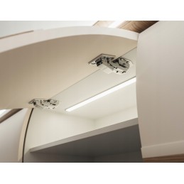 Piston surface hinge for camper trailer with pull-brake