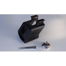 Locking protection of the tow truck trailer hitch