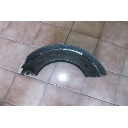 Brake shoes are type 200 bpw