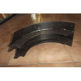 Brake shoes are type 200 bpw