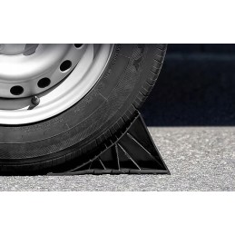 Set of wheel chocks with handle, 2 pieces, black, 1600 kg