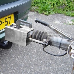 Securing the ball hitch is divisible