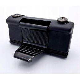 Closing the side window of the heli