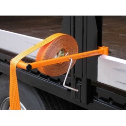 Retractor for transport belts, semi-trailer and trailer