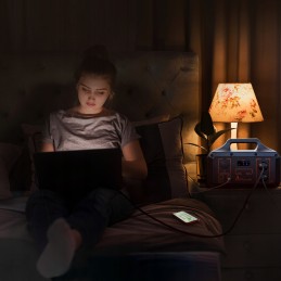 Portable power station 680wh solar panel