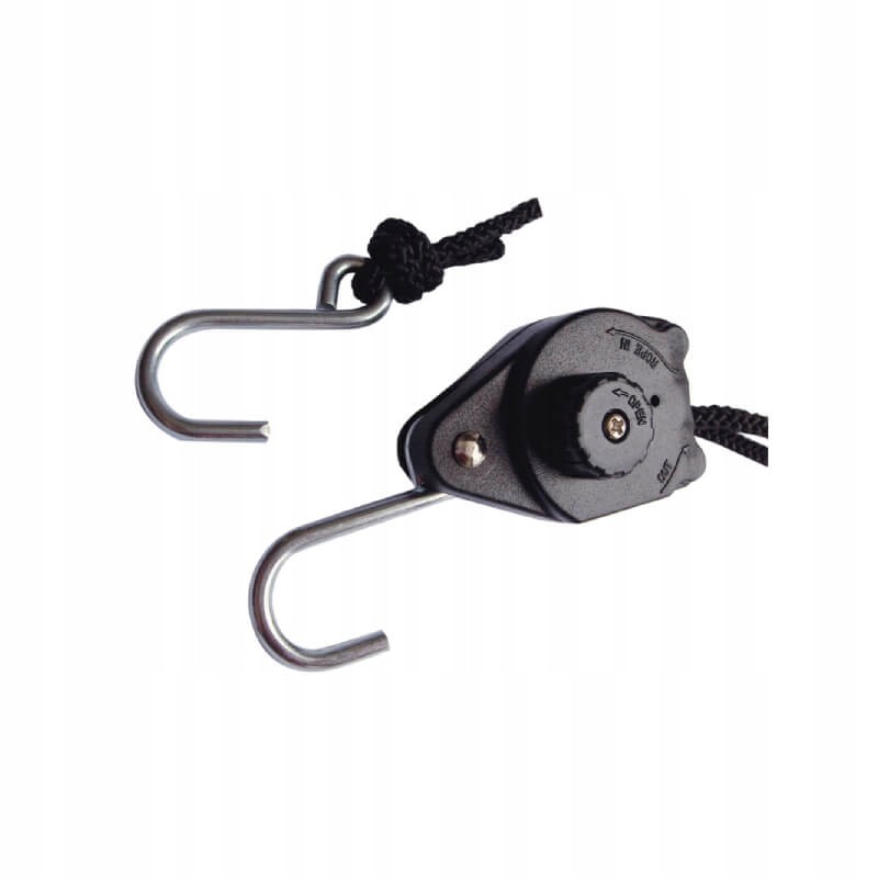 Retractable rope with a laundry hook for camping