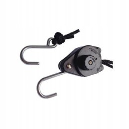 Retractable rope with a laundry hook for camping