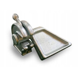 Upper hinge of the rear side of the tipper turret