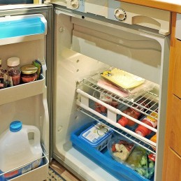 Telescopic rod for a double cabinet for a camper