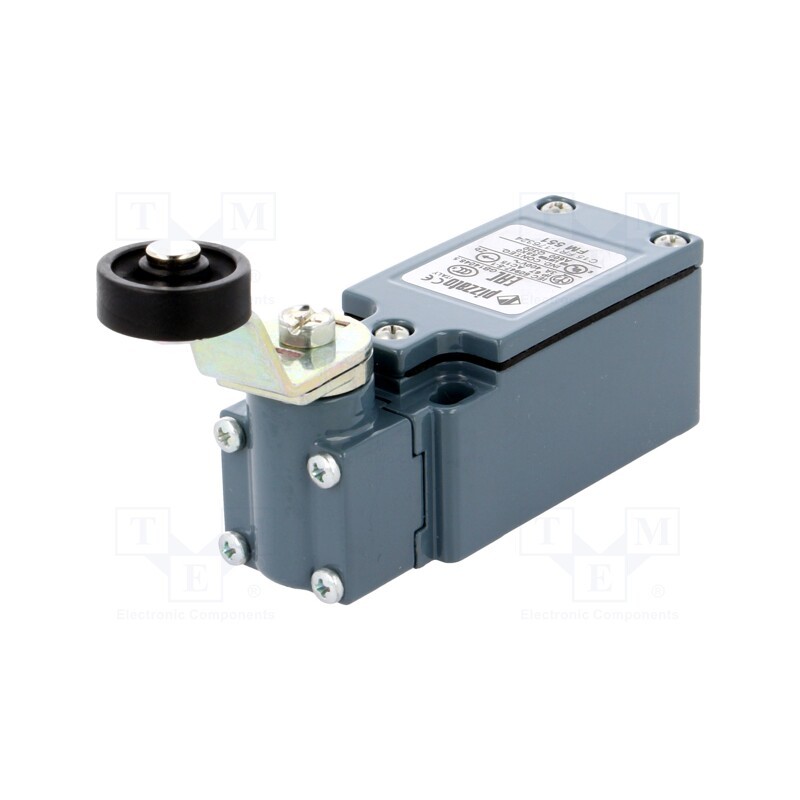 1 pcs x PIZZATO ELETTRICA - FM 551 - Limit switch, lever R 40mm, plastic roller Ø20mm, NO + NC, 10A