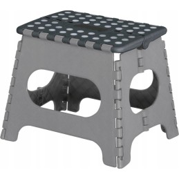 Folding entry step for eurotrail camper