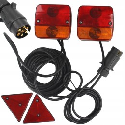 A set of lamp lights for a magnet tow truck trailer