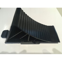 Overrun wheel chock with handle, black plastic