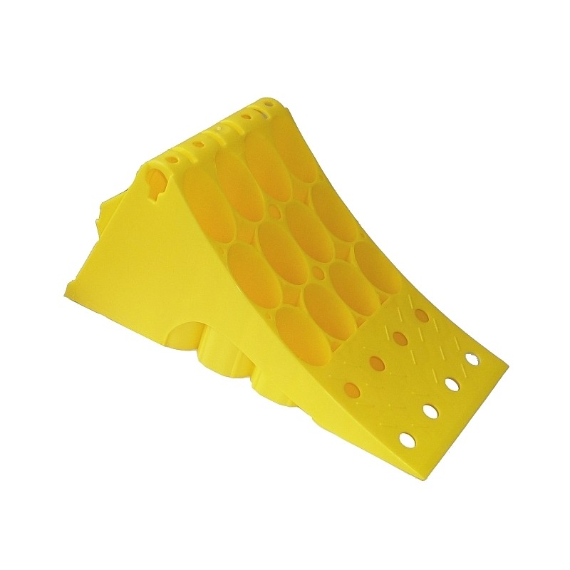 Chock with metal wheel chocks for truck semi-trailer adr