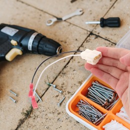 pair of speaker wires in the speaker wire harness