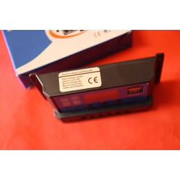 Photovoltaic controller pwm 12 24v 30a 2xusb 30 a