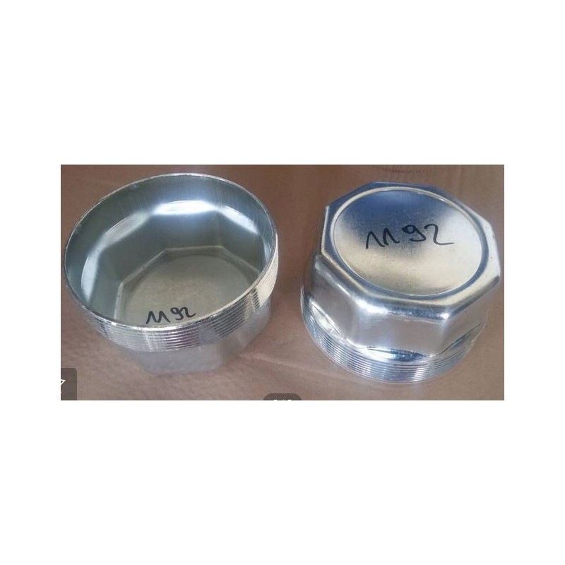 Hubcap cover covers the wheel hub of the BPW axle