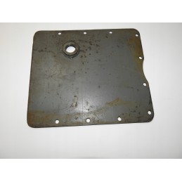 The cover covers the bridge of the forklift truck