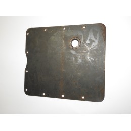 The cover covers the bridge of the forklift truck