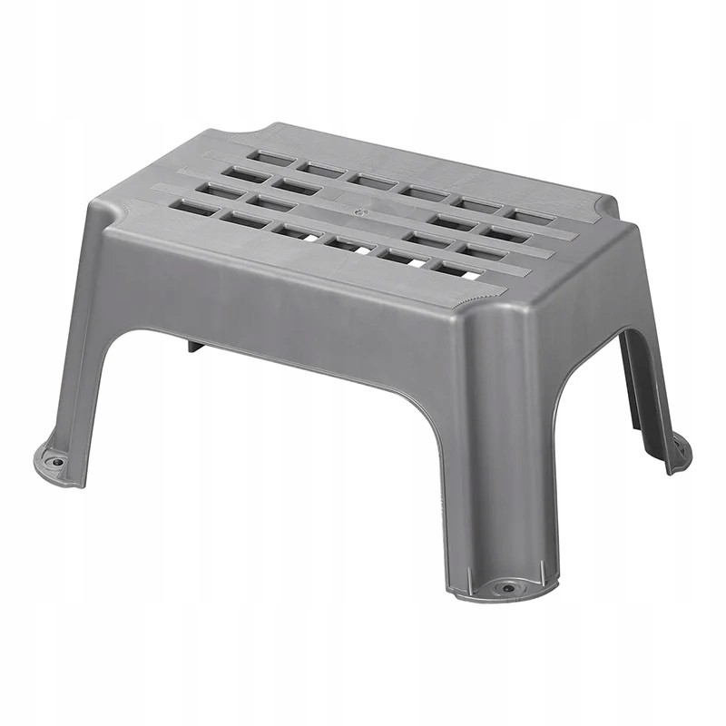 Entrance step of a camper trailer