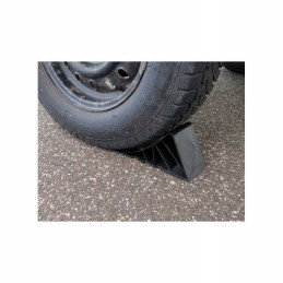 Single wheel chock black 9 x 12 x 22 5 cm
