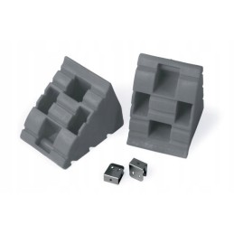 Wedges for chock level leveling screeds