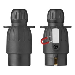 7-pin trailer plug with a magnet