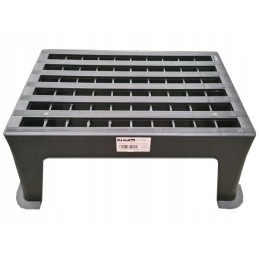 Plastic entry step for 200kg in front of a trailer or camper