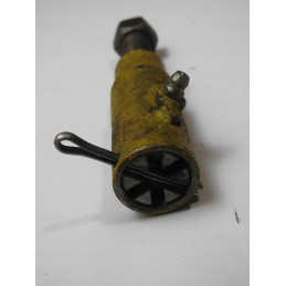 The end of the steering rod is a longitudinal trolley