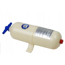 Water pressure equalizing tank, accumulator bulb