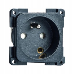 Socket insert with grounding for a camper