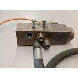 Forklift hydraulic distributor