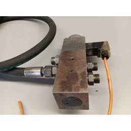 Forklift hydraulic distributor